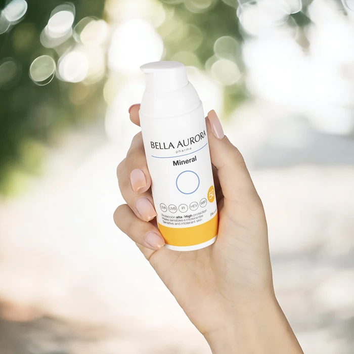 Pack Fotoprotector antimanchas mineral SPF50 + neceser jean de regalo