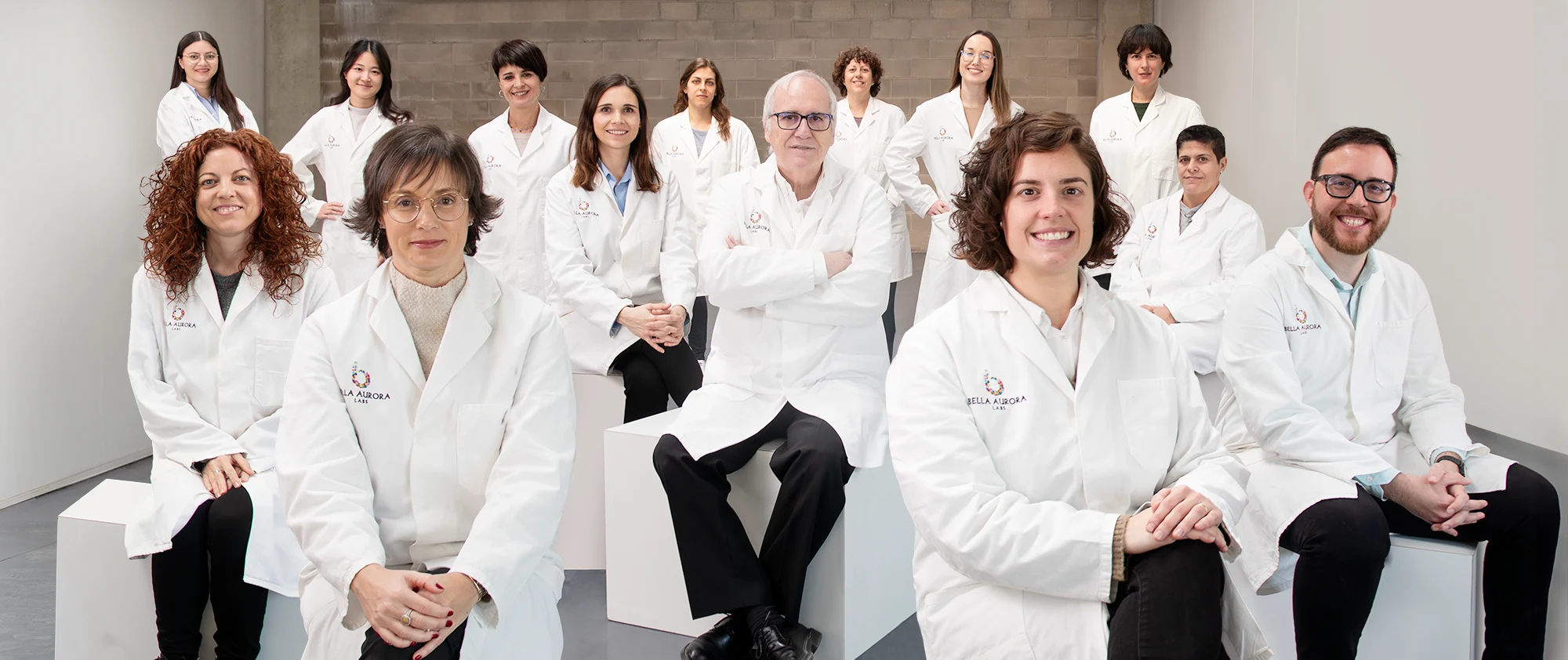 Equipo de investigadores y dermat&oacute;logos del laboratorio Bella Aurora